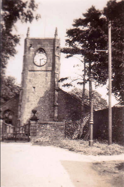 Long Preston Church.jpg - St Mary's Church around 1900, with what again looks like wooden gates.  ( Compare the next photograph which shows iron gates. )   ( Attributed to J_Morrow ) 